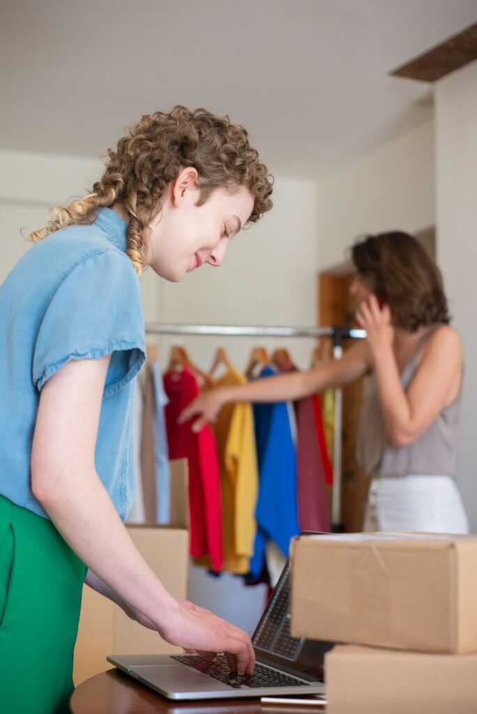 Gestion des données d’une boutique de mode sur ordinateur