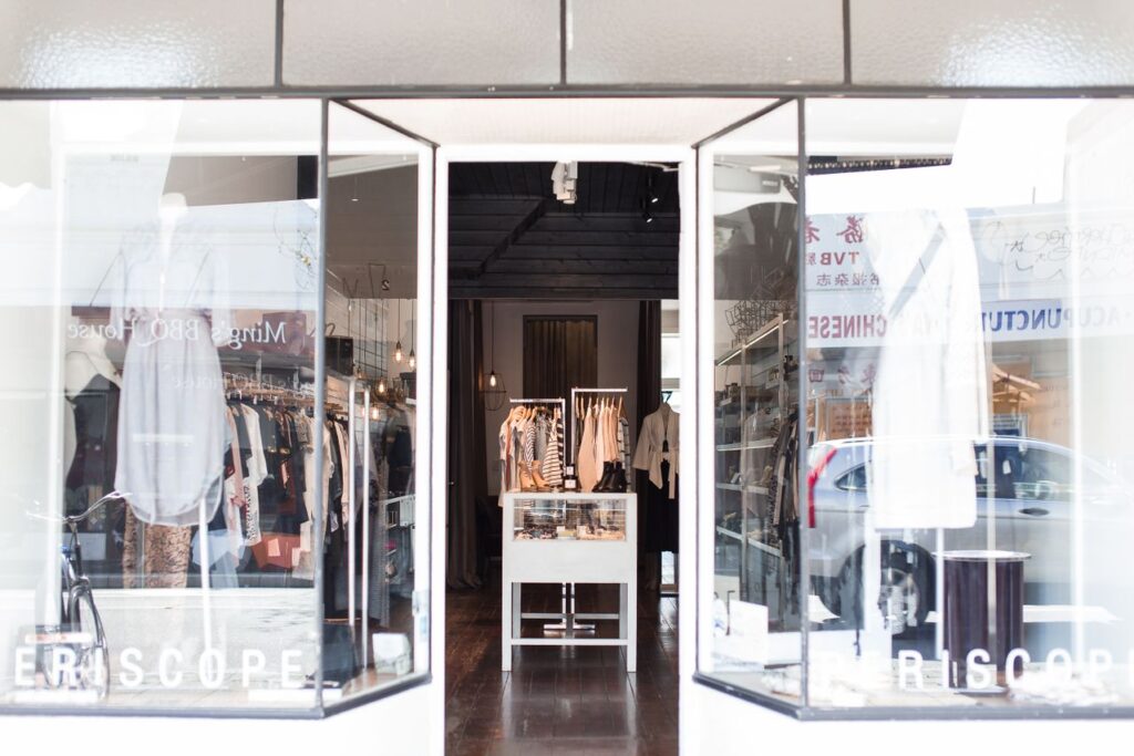 Ouverture d’une boutique de vêtements
