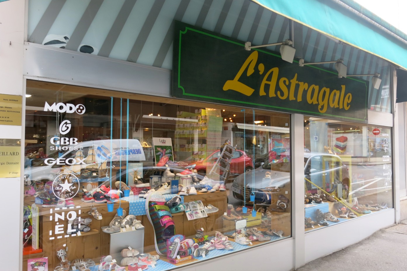 magasin chaussures astragale
